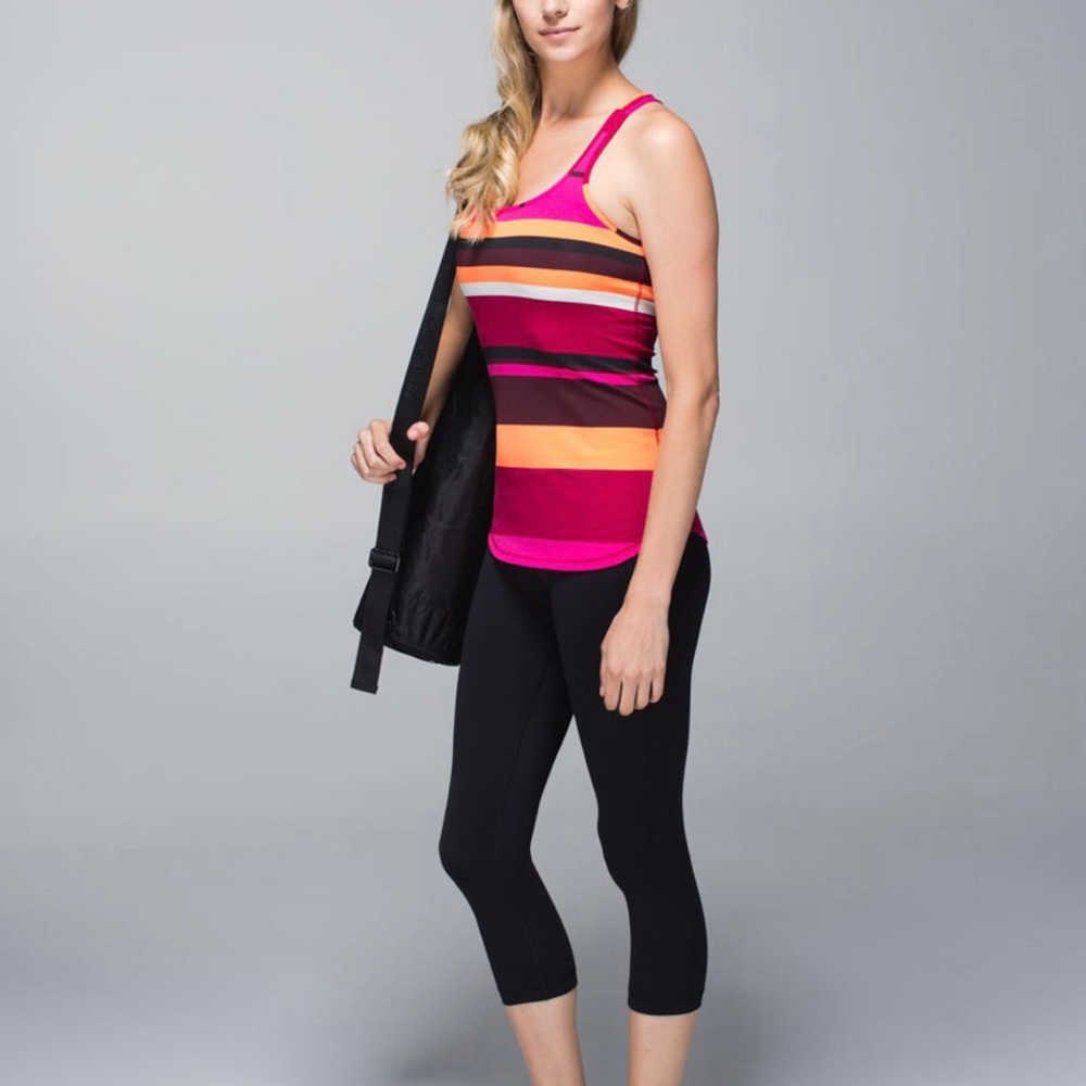Lululemon Athletica Refresh racer tank